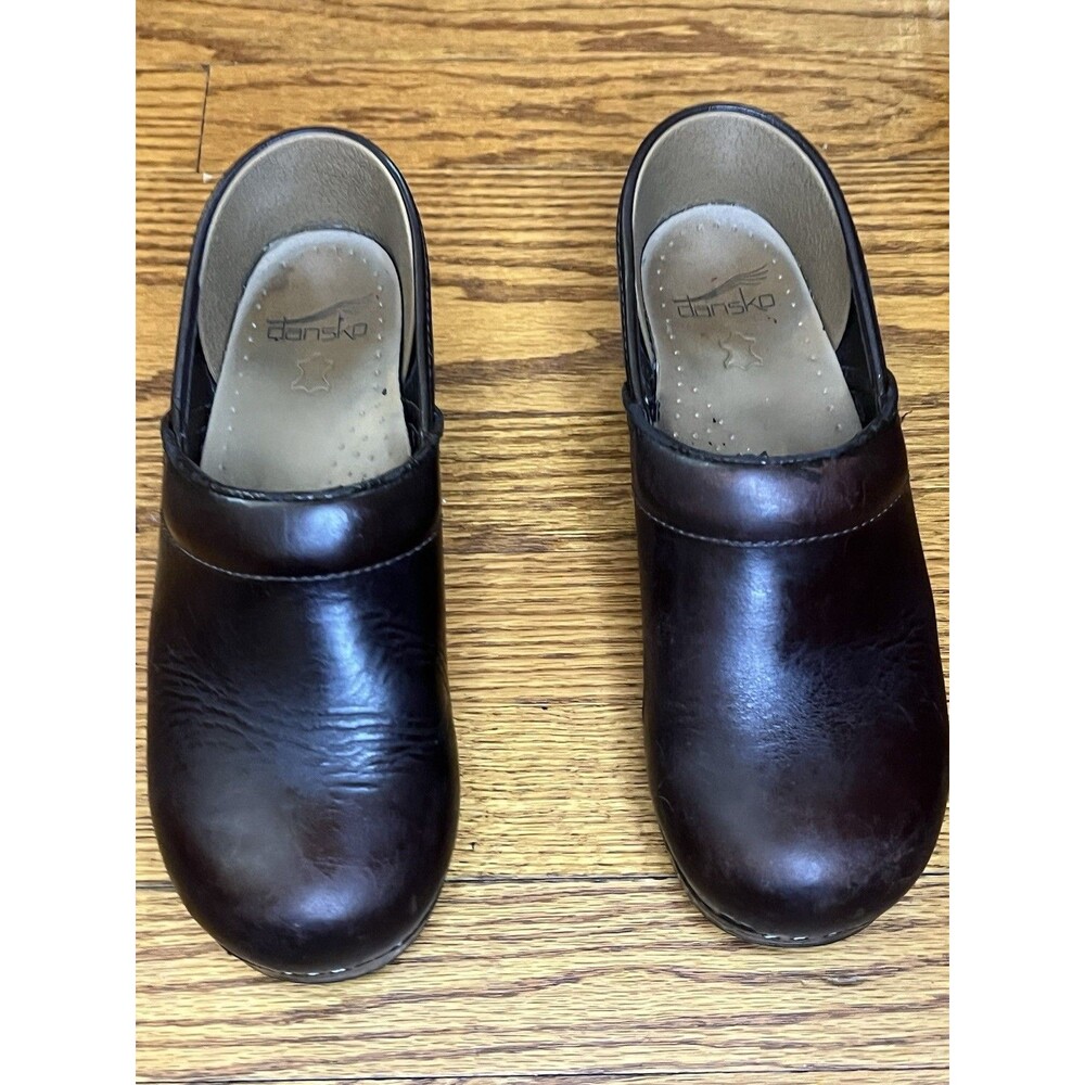 Dansko Clogs Shoes Size 38 (7.5-8) Brown Leather Slip on Closed Toe Comfort